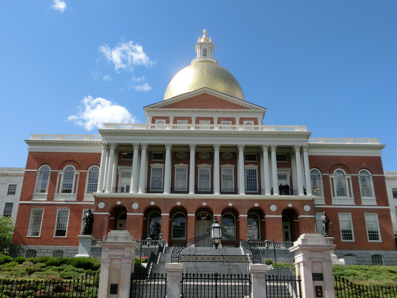 Massachusetts EV Rebates Returns!